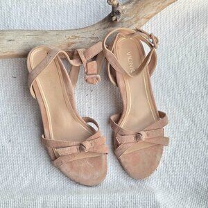 Vionic Rosabel nude suede block heel sandals